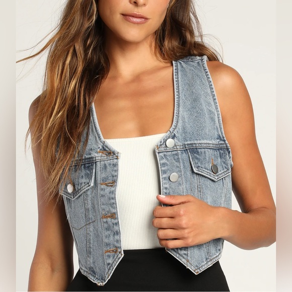 Lulus Tops - LULU’S Light Wash Denim Vest Button Up Sleeveless V Neck Blue Jean Social Day L
